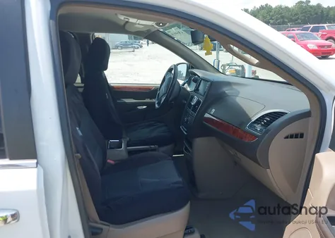 2016 Chrysler Town & Country Touring z USA, uszkodzony, nr VIN 2C4RC1BG6GR129715